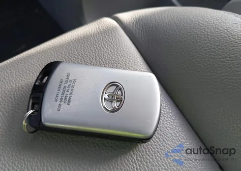 2020 Toyota Sienna Xle z USA, uszkodzony, nr VIN 5TDYZ3DC4LS071928